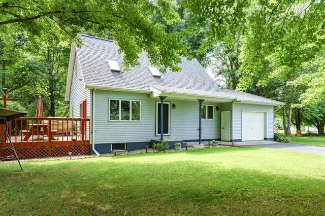 44181 Paw Paw Road, Paw Paw Twp, MI 49079