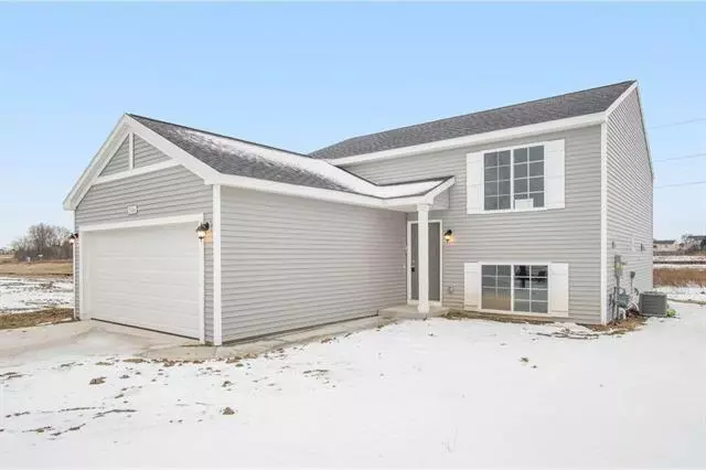 31664 Pine Ridge Circle, Antwerp Twp, MI 49065