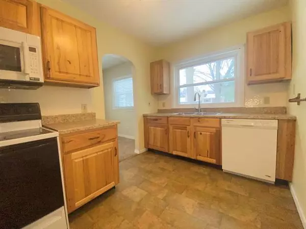 Lawton Vlg, MI 49065,103 E Bitely Street