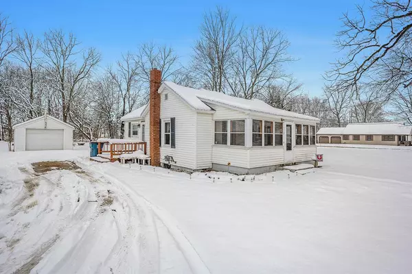 512 S Capital Avenue, Athens Vlg, MI 49011