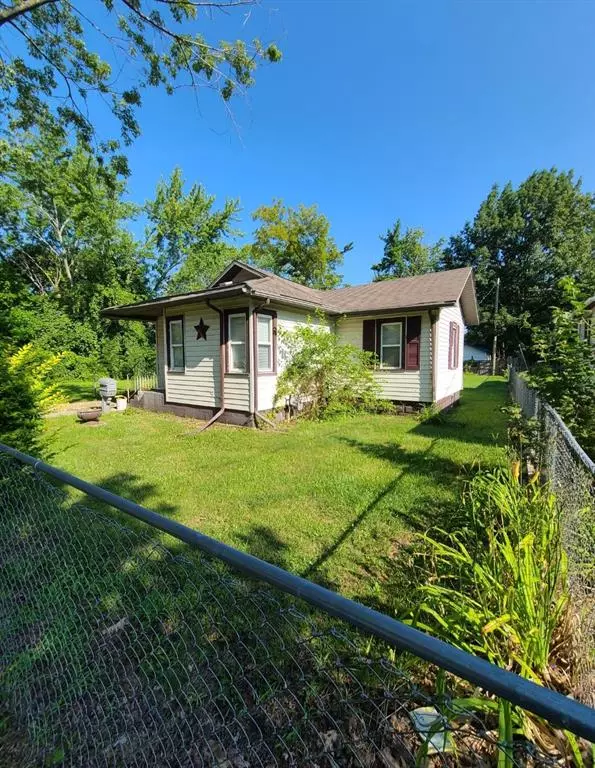 313 Lyon Street, South Haven, MI 49090