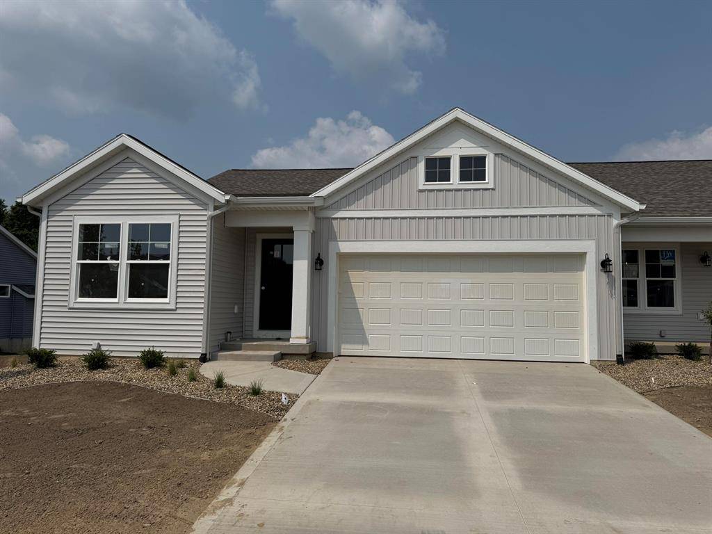 1531 N Village Circle, Oshtemo Twp, MI 49009