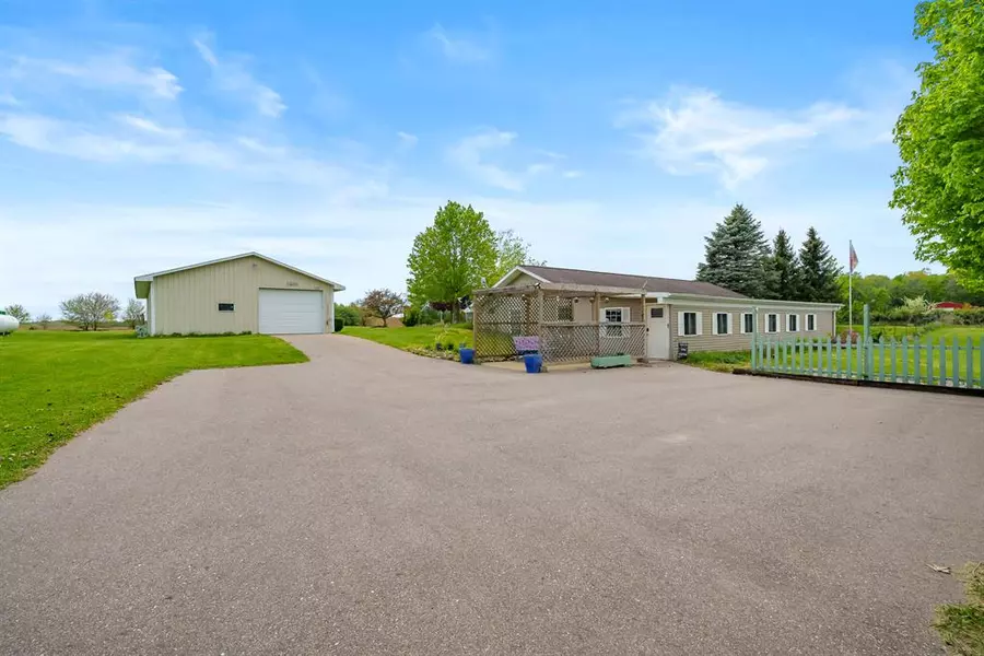 8412 Tasker Road, Assyria Twp, MI 49021