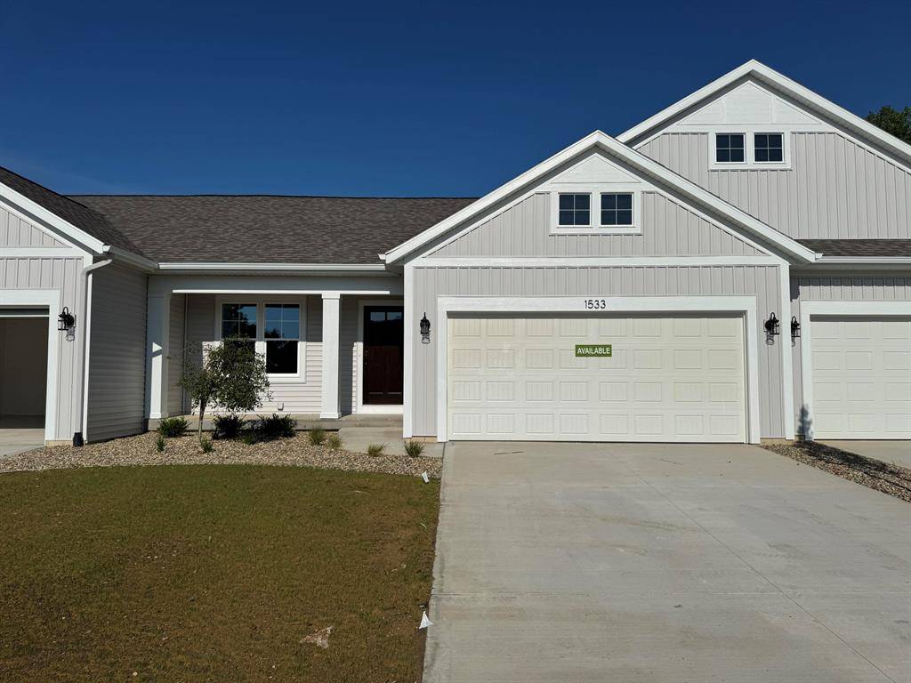 1533 N Village Circle, Oshtemo Twp, MI 49009