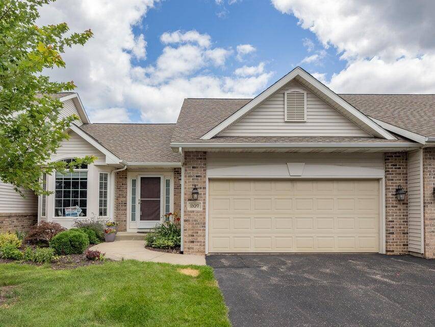 207 Round Hill Road, Oshtemo Twp, MI 49009