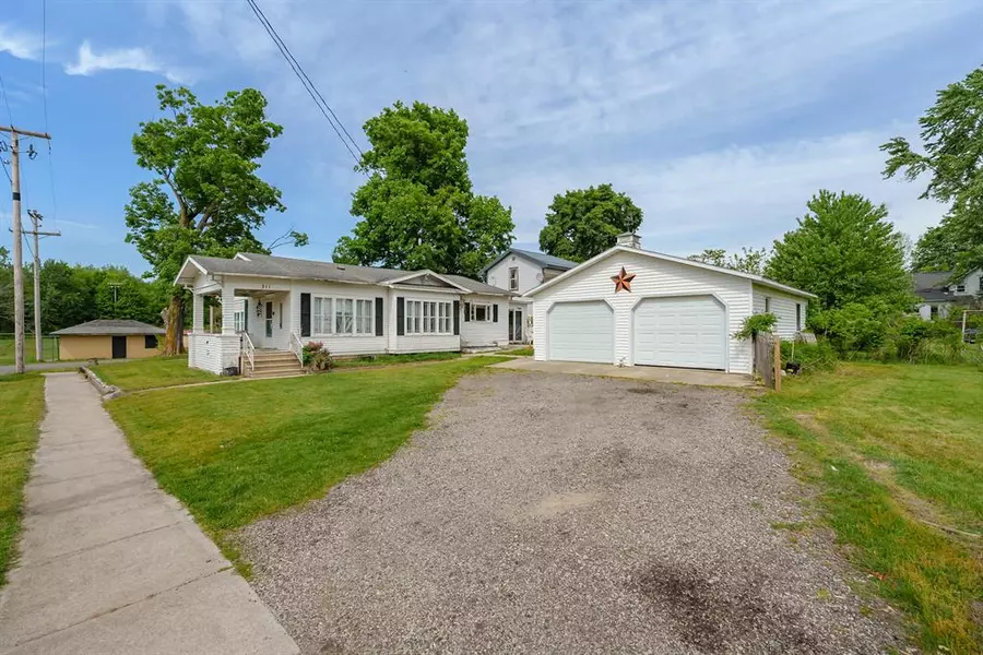 311 N Chestnut Street, Bloomingdale Vlg, MI 49026