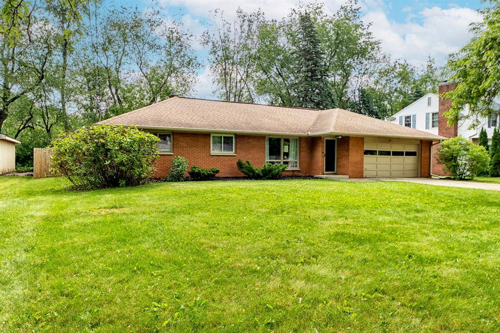 1110 Piccadilly Road, Kalamazoo, MI 49006