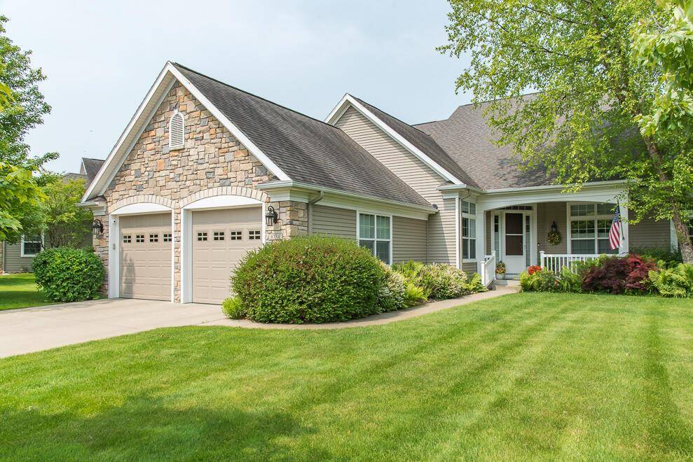 8734 Oakland Hills Circle, Portage, MI 49024