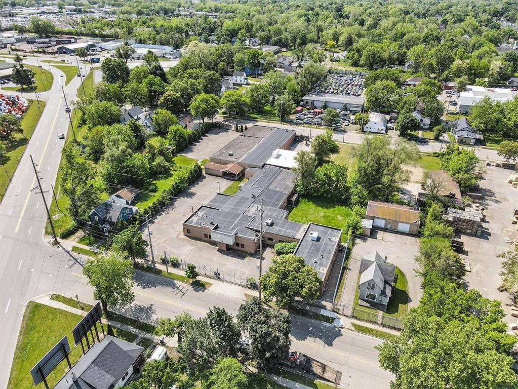 1206 E Crosstown Parkway Office/Warehouse A, Kalamazoo, MI 49001