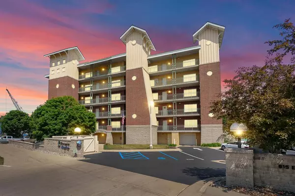 815 E Wells Street 403, South Haven, MI 49090
