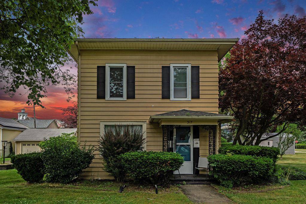 317 E Chart Street, Plainwell, MI 49080