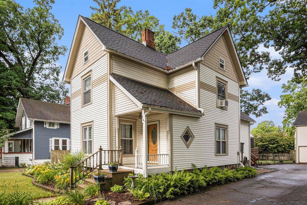14 Grove Street, Galesburg, MI 49053