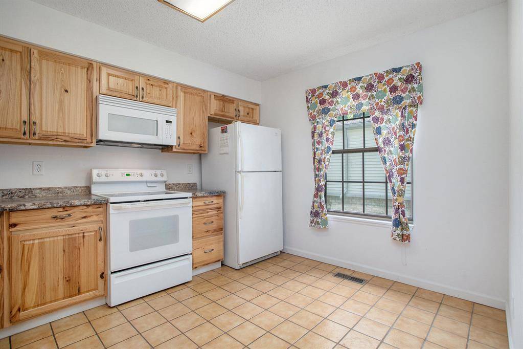 Kalamazoo, MI 49008,3841 Greenleaf Circle