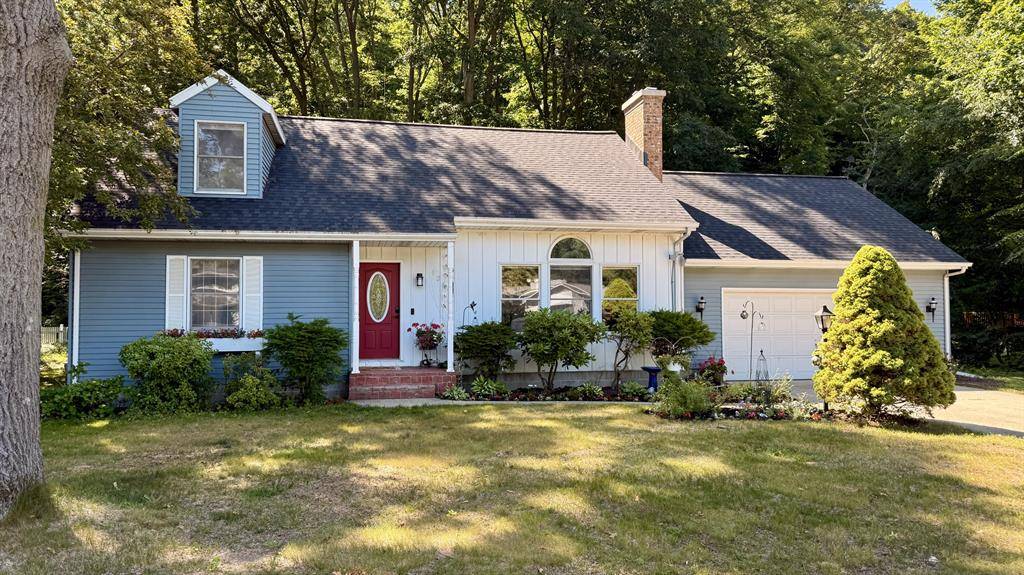 12637 Lakeshore Avenue, Grand Haven Twp, MI 49417
