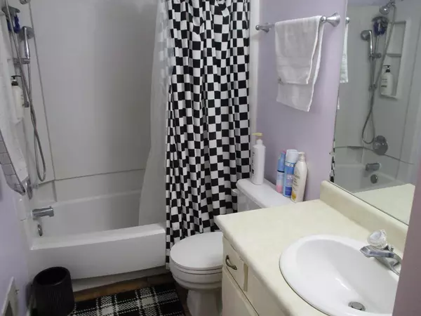 Oshtemo Twp, MI 49009,2376 Strathmore Street