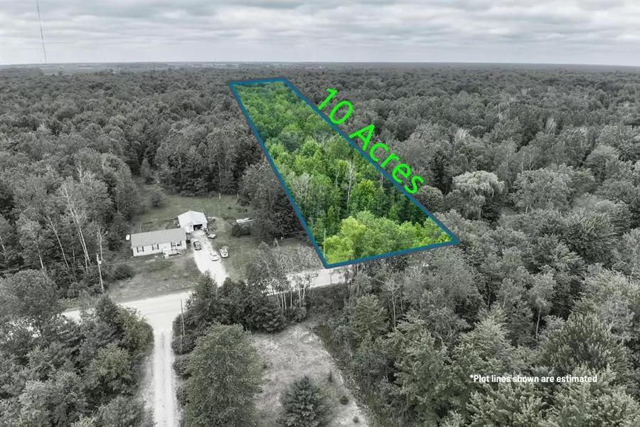 3162 S Alamando Road, Midland, MI 48880