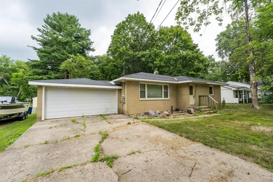 45412 86th Avenue, Decatur Twp, MI 49045