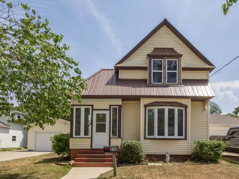 213 Prospect Street, South Haven, MI 49090