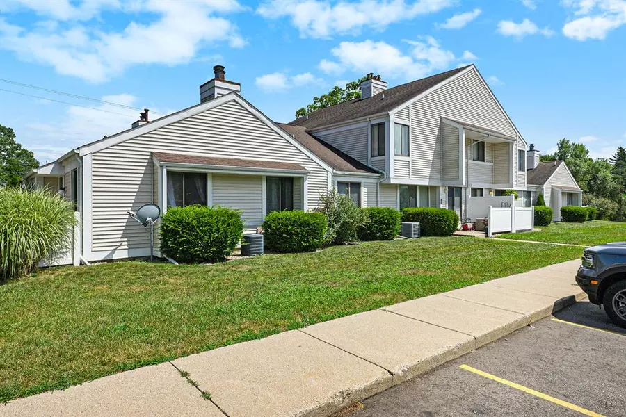 3320 Scots Pine Way 7, Portage, MI 49024