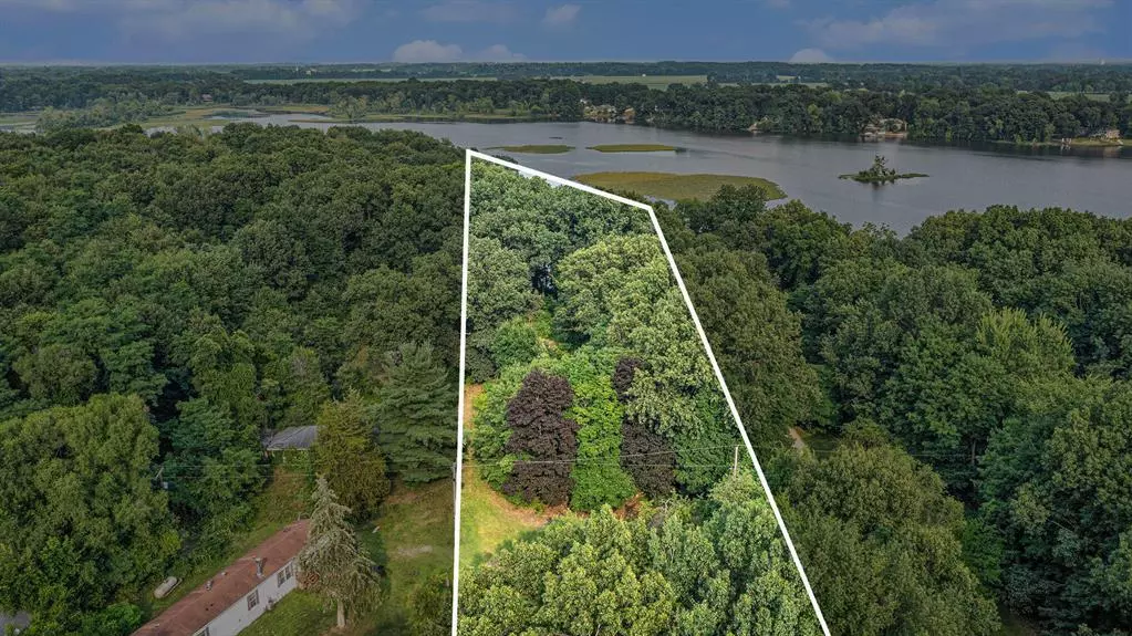 57981 Oak Park Road, Three Rivers, MI 49093