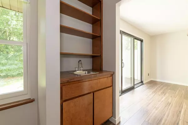 Oshtemo Twp, MI 49009,2373 Fairgrove Street