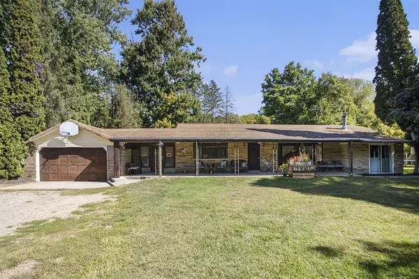 9322 N Riverview Drive, Cooper Twp, MI 49004
