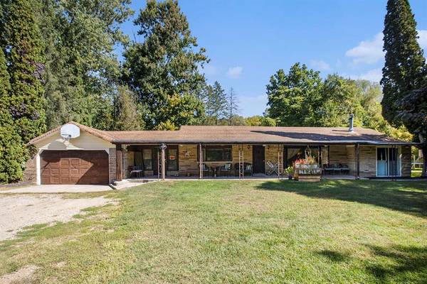 9322 N Riverview Drive, Cooper Twp, MI 49004