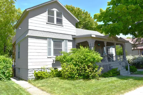 706 W Loomis Street, Ludington, MI 49431