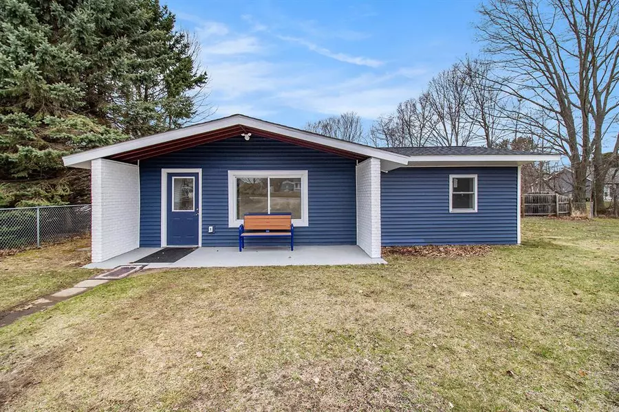 1009 N Ferry Street, Ludington, MI 49431