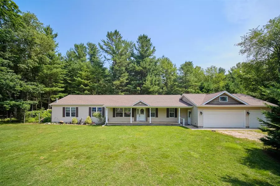 9155 Ivanhoe Drive, Onekama Twp, MI 49675