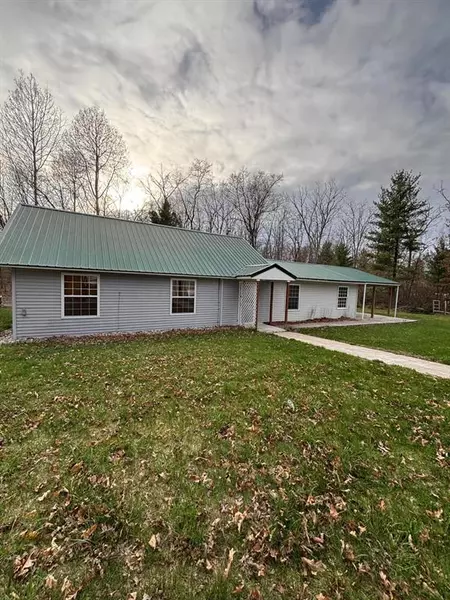 3799 Maple Drive, Norman Twp, MI 49689