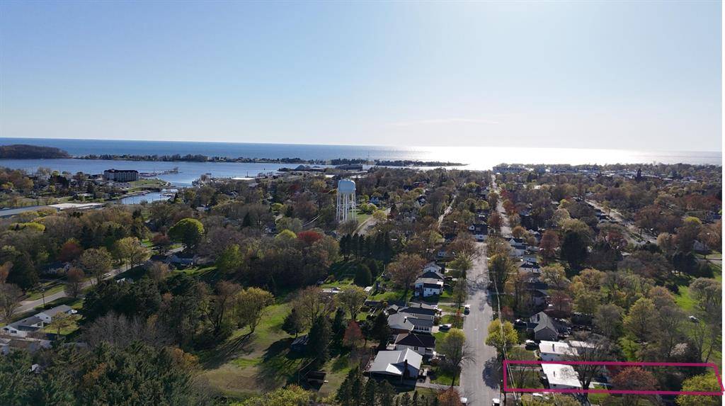 Ludington, MI 49431,923 Maple Street