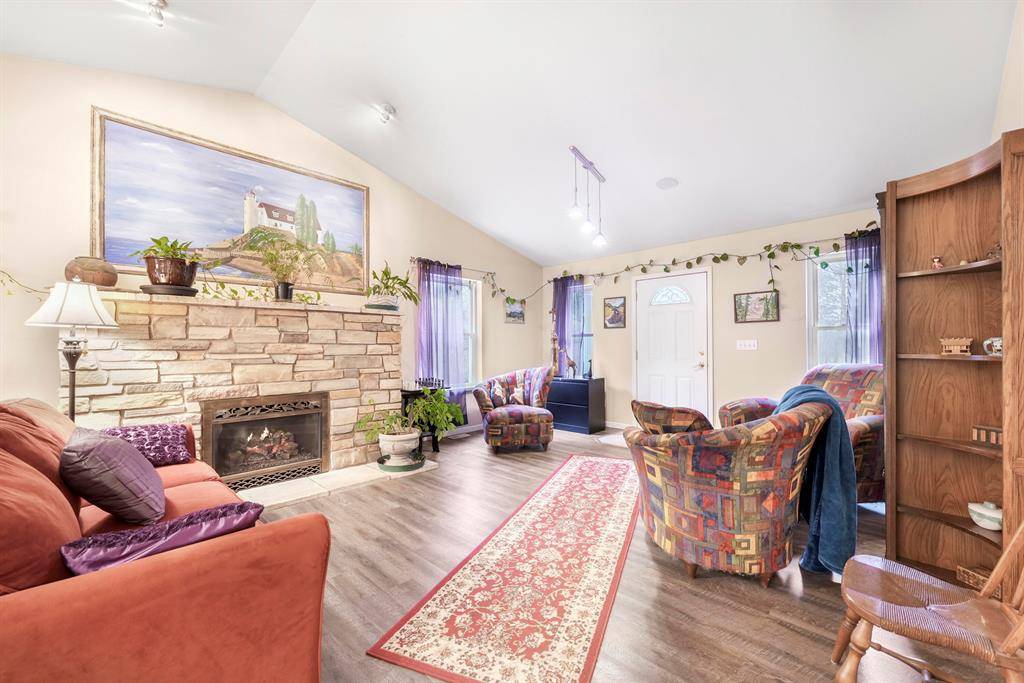 Benzonia Twp, MI 49616,8530 Homestead Rd
