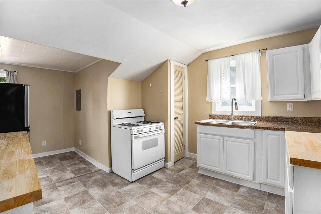 Ludington, MI 49431,705 E Dowland Street