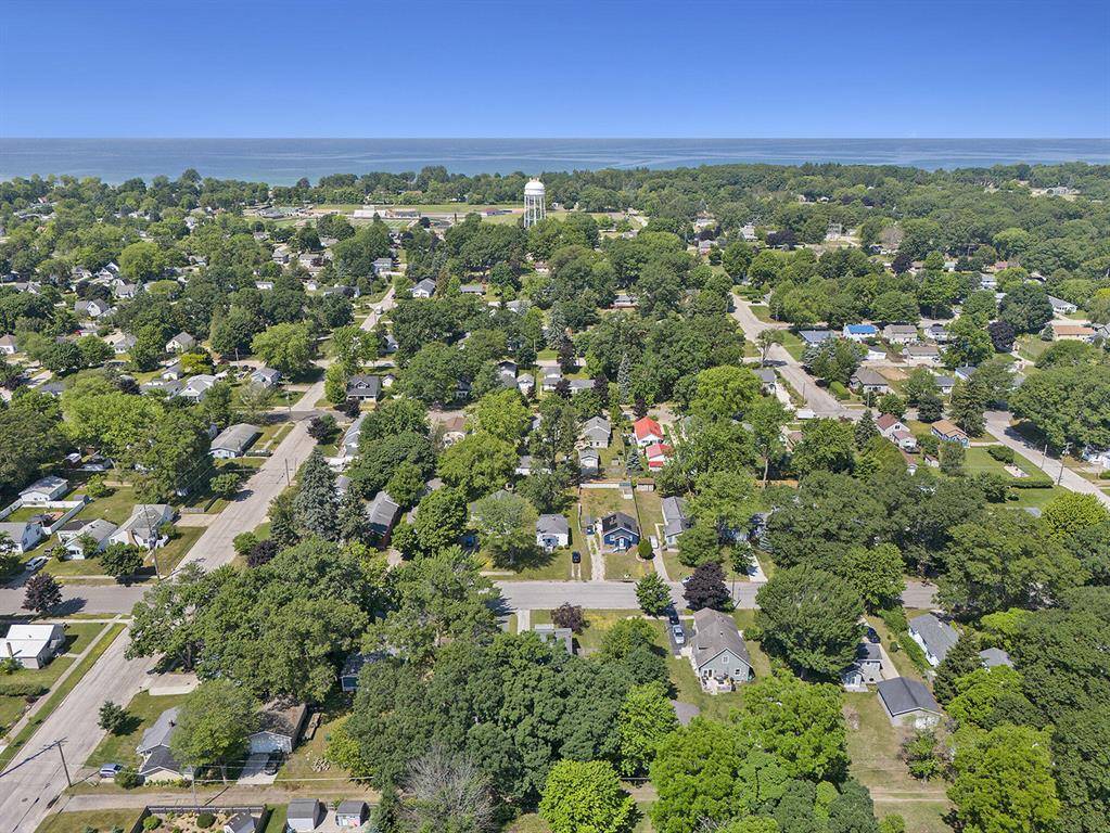 Ludington, MI 49431,810 N James Street