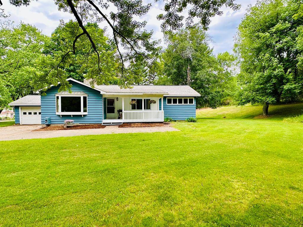 1978 Lakeshore Road, Manistee Twp, MI 49660