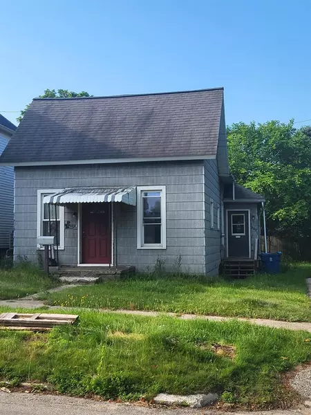 233 2nd Avenue, Manistee, MI 49660