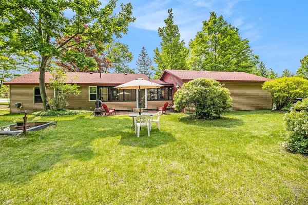 8424 Third Street, Onekama Vlg, MI 49675