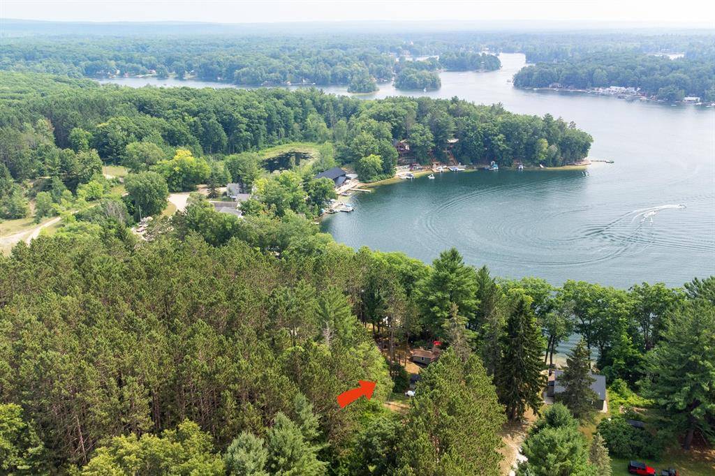 8707 W Canyon Drive, Elk Twp, MI 49644