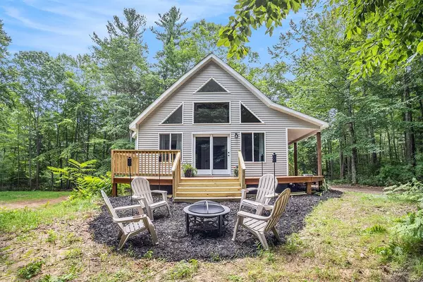 1018 N Quarterline Road, Amber Twp, MI 49454