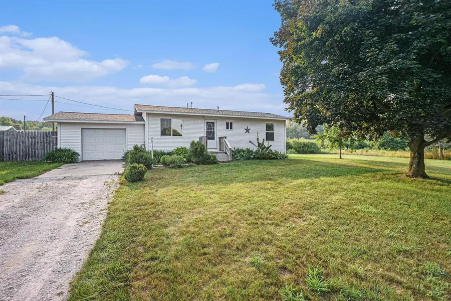 5252 S 90th Avenue, Grant Twp, MI 49446