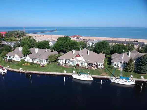 4 Harbor Point Lane,  Manistee,  MI 49660