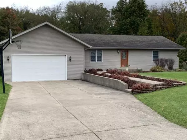 956 Lukesport Road, Quincy Twp, MI 49082