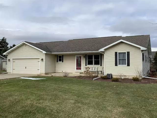 105 Shirley Avenue, White Pigeon Vlg, MI 49099