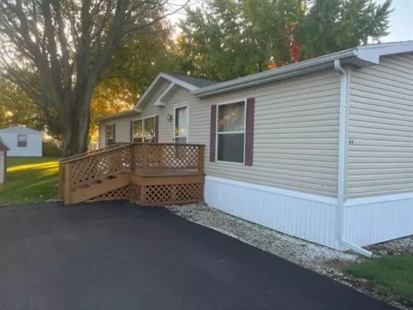 501 N US 131 Lot 44, White Pigeon Vlg, MI 49099