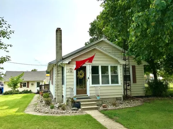 212 E Michigan Avenue, White Pigeon Vlg, MI 49099