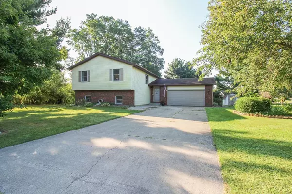 Three Rivers, MI 49093,17335 Arrowhead Trail