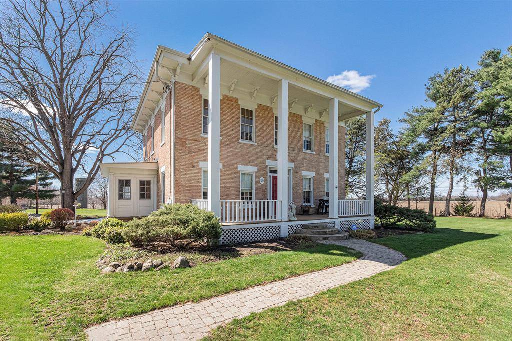 27153 Redfield Street, Ontwa Twp, MI 49112