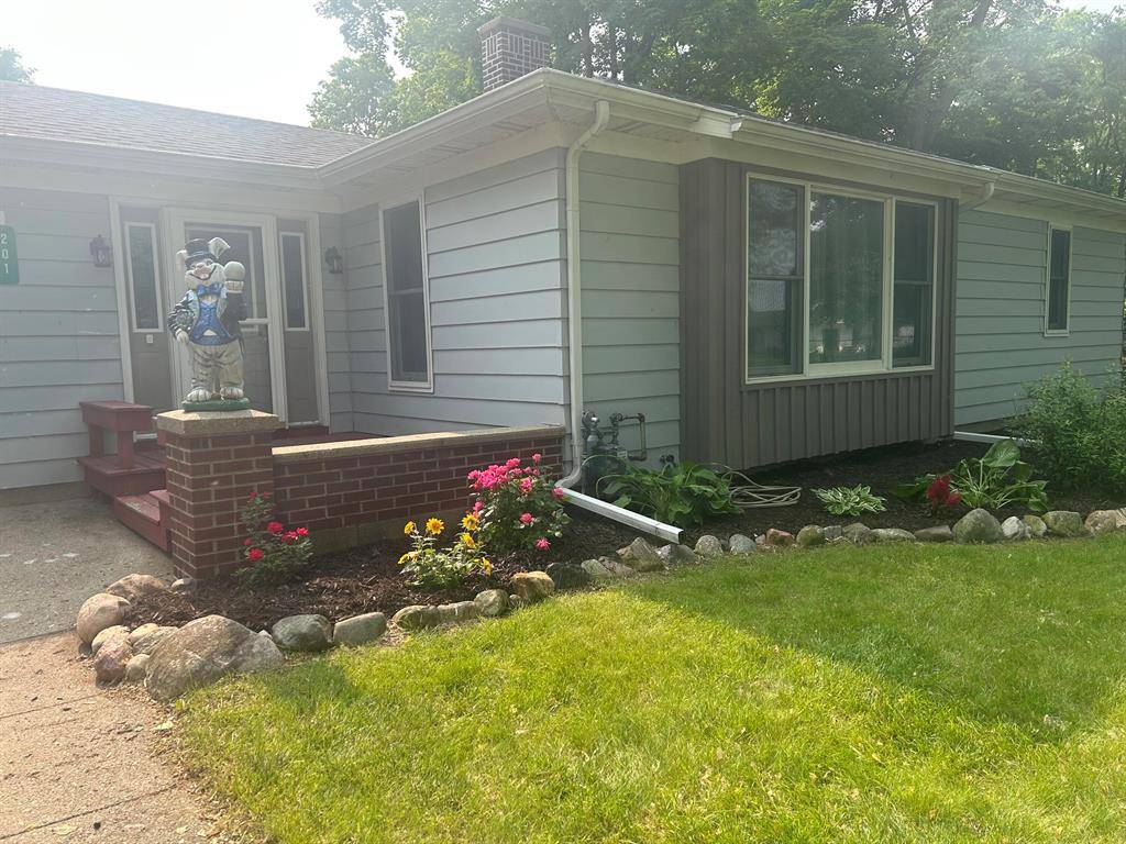 201 Goodell Avenue, Colon Vlg, MI 49040