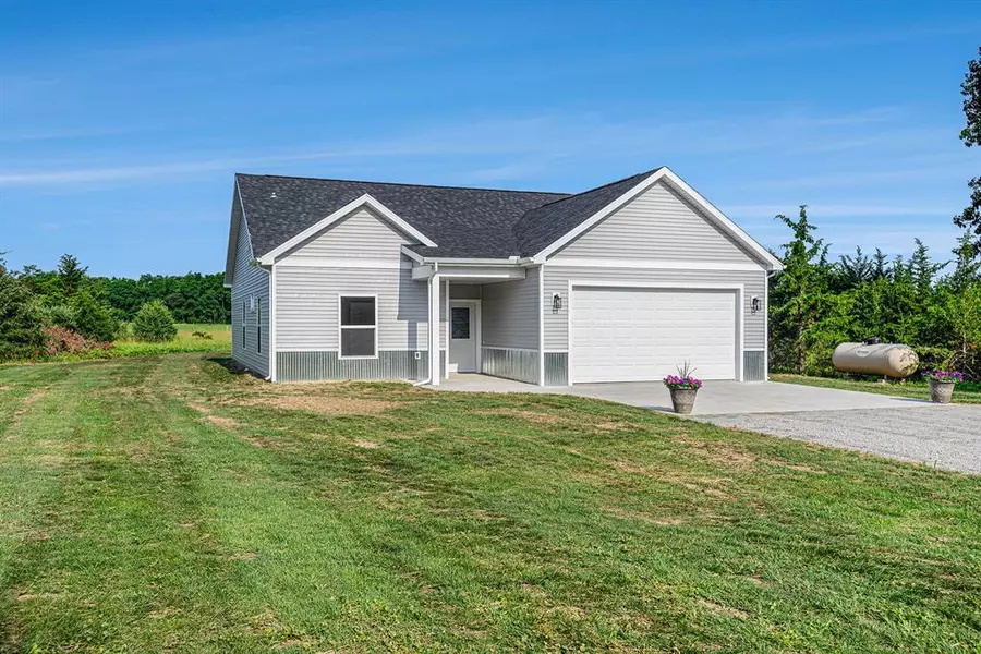57860 James Drive, Lockport Twp, MI 49093